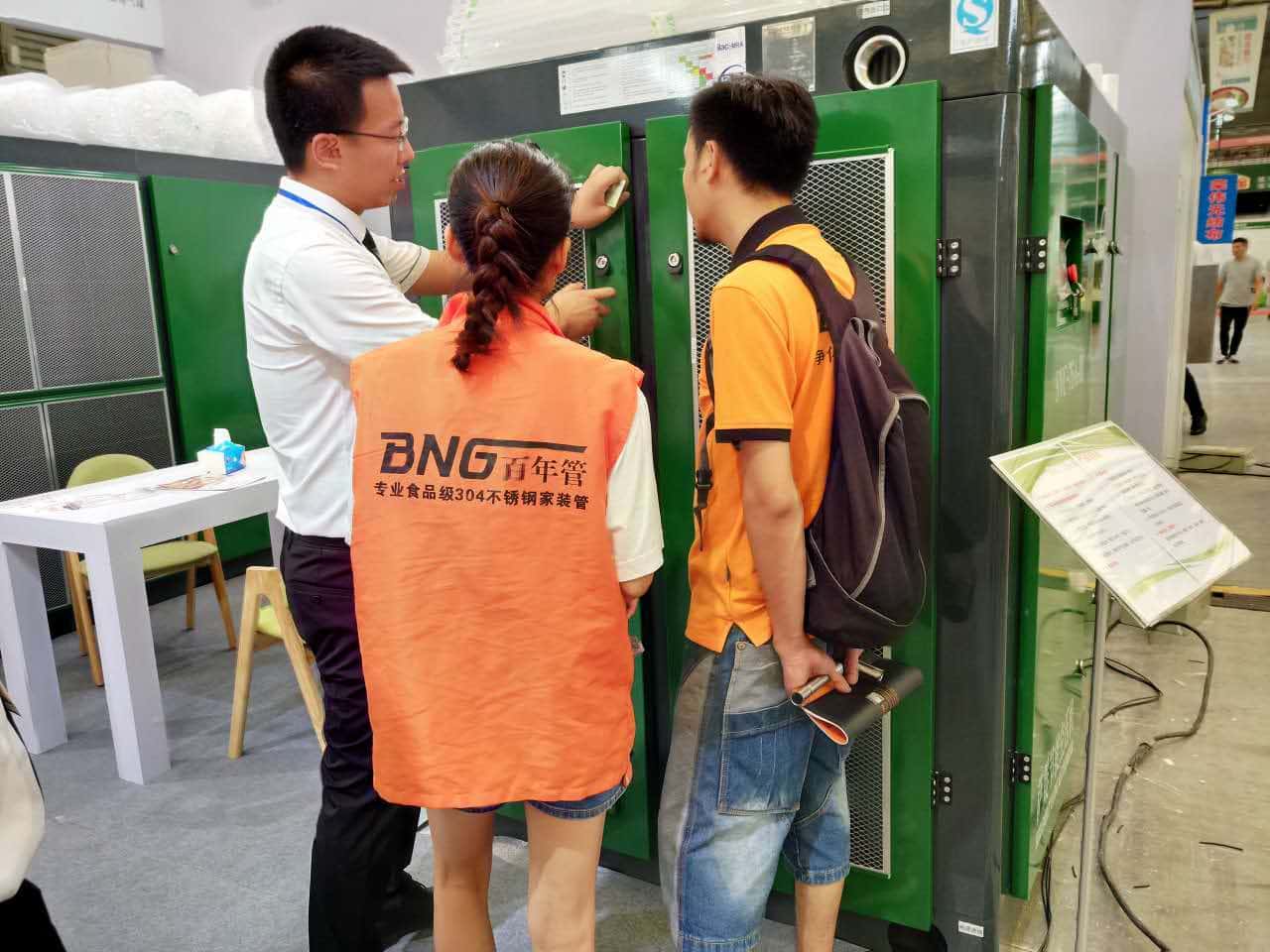 薩震銷售天使講解機(jī)器